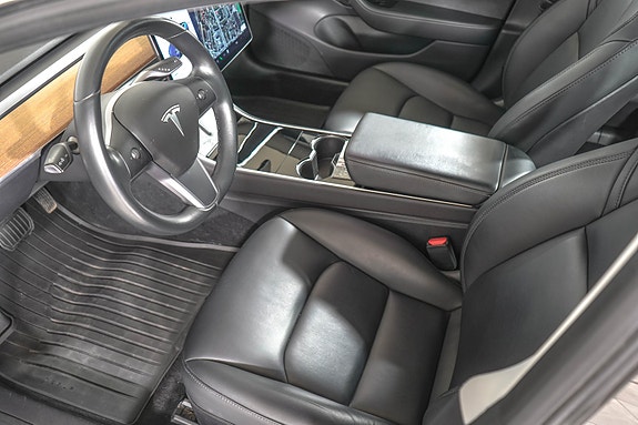 Tesla Model 3 11 of 20