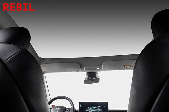 Tesla Model Y 22 of 27