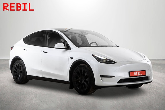 Tesla Model Y 4 of 27