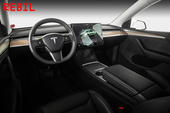 Tesla Model Y 9 of 27