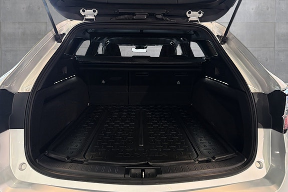 Toyota Corolla 18 of 23