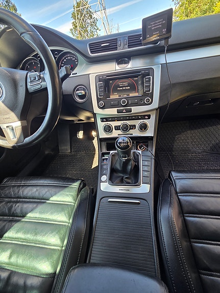 Volkswagen Passat 10 of 11