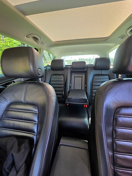 Volkswagen Passat 9 of 11