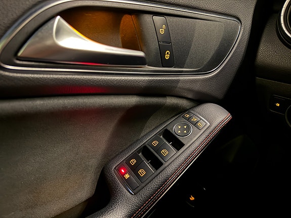 Mercedes-Benz CLA200 15 of 17