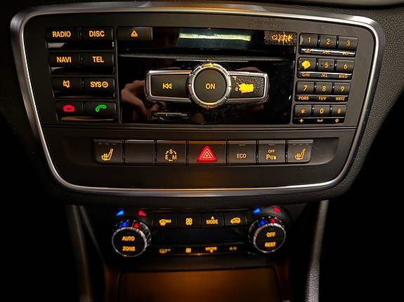 Mercedes-Benz CLA200 14 of 17