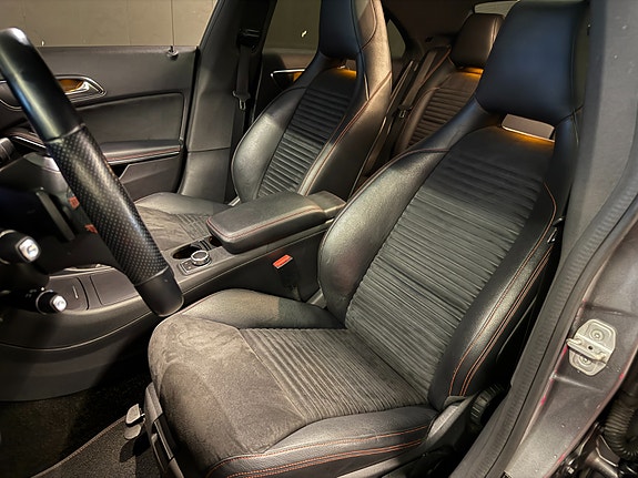 Mercedes-Benz CLA200 5 of 17