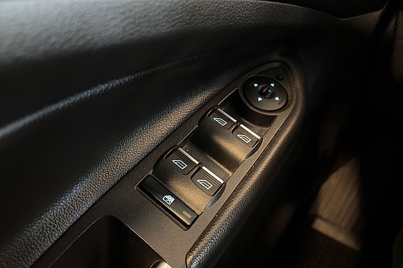 Ford Kuga 27 of 30