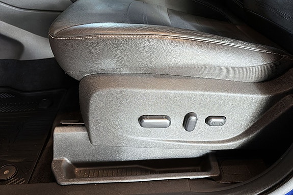 Ford Kuga 28 of 30