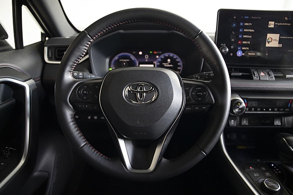 Toyota RAV4 12 of 28