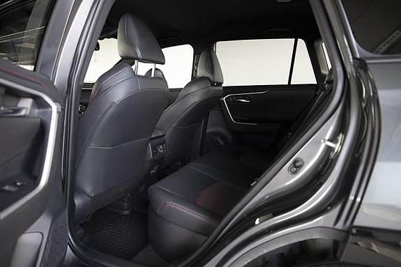 Toyota RAV4 22 of 28