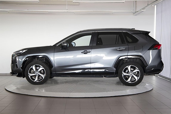 Toyota RAV4 8 of 28