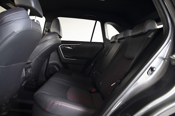 Toyota RAV4 23 of 28