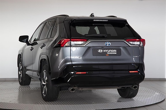 Toyota RAV4 7 of 28