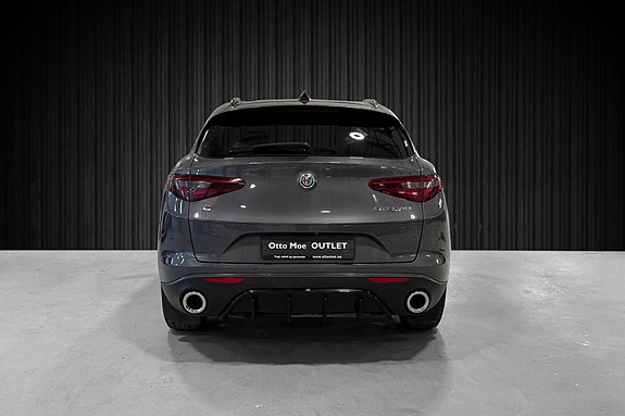 Alfa Romeo Stelvio 7 of 30