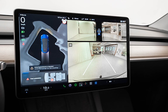 Tesla Model Y 18 of 25