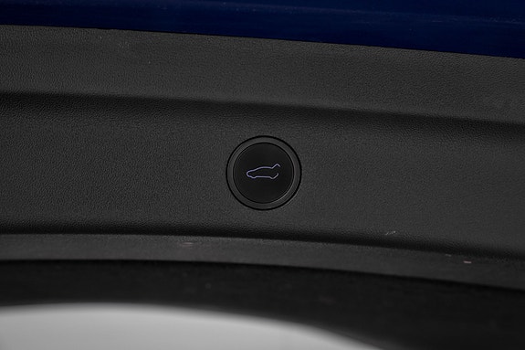 Tesla Model Y 21 of 25
