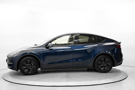 Tesla Model Y 6 of 25
