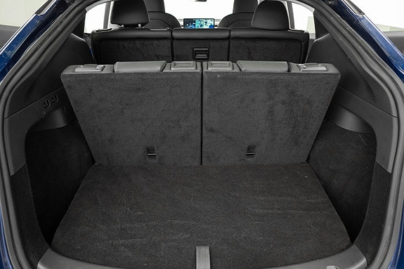 Tesla Model Y 20 of 25