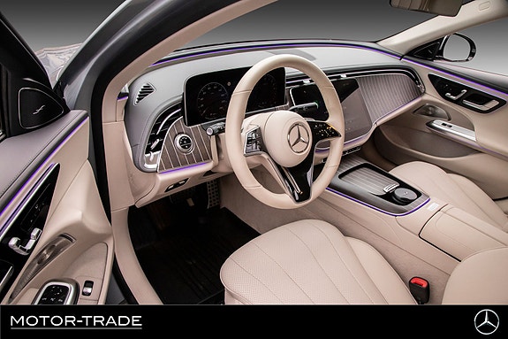Mercedes-Benz E300 de 28 of 30