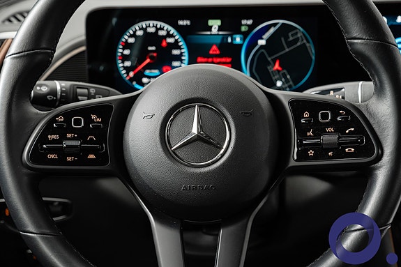 Mercedes-Benz EQC400 21 of 28