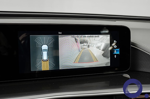 Mercedes-Benz EQC400 24 of 28