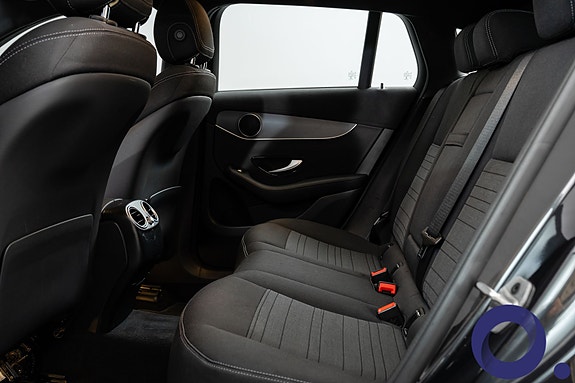Mercedes-Benz EQC400 25 of 28