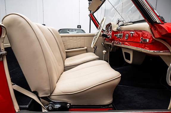 Mercedes-Benz 190 SL 24 of 30