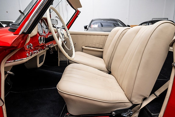 Mercedes-Benz 190 SL 21 of 30