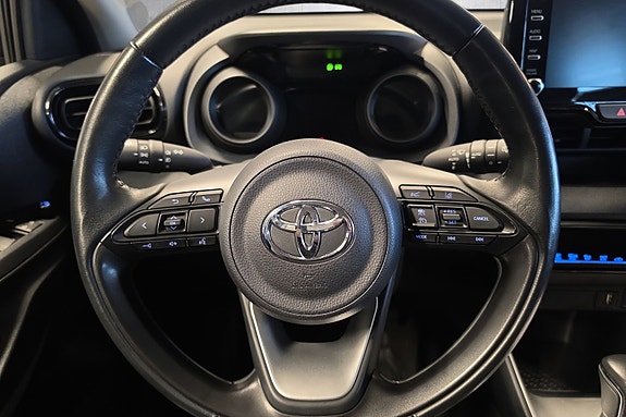 Toyota Yaris 12 of 21