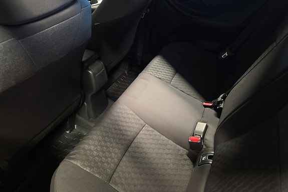 Toyota Yaris 17 of 21