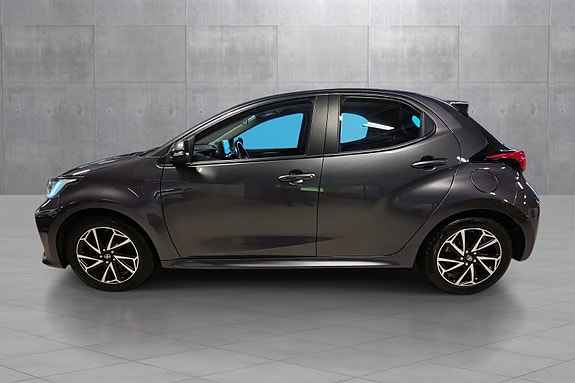 Toyota Yaris 2 of 21