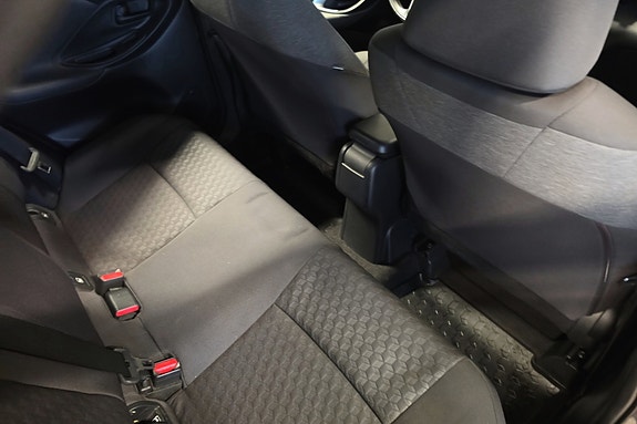 Toyota Yaris 18 of 21