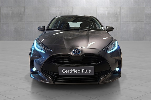 Toyota Yaris 8 of 21