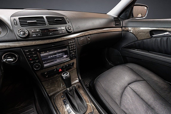 Mercedes-Benz E220 d 24 of 30
