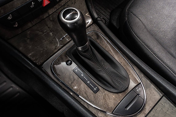 Mercedes-Benz E220 d 25 of 30