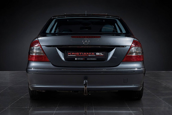 Mercedes-Benz E220 d 4 of 30