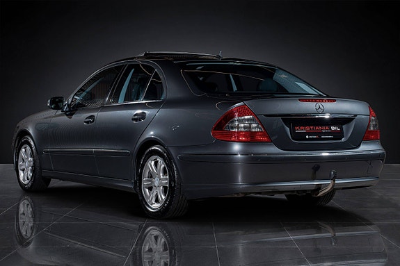 Mercedes-Benz E220 d 2 of 30