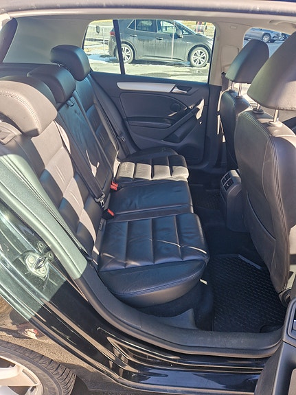 Volkswagen Golf VI 12 of 23