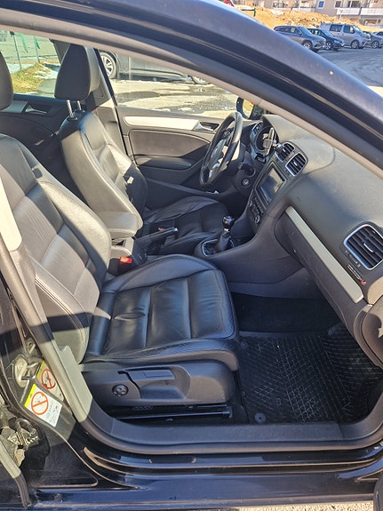 Volkswagen Golf VI 11 of 23