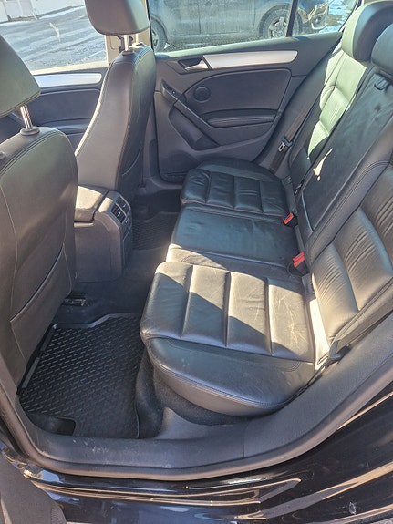 Volkswagen Golf VI 14 of 23