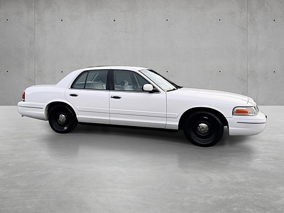 Ford Crown Victoria 7 of 21