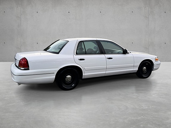 Ford Crown Victoria 6 of 21