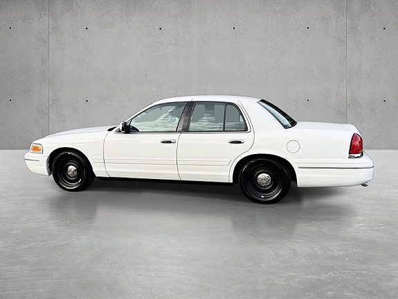 Ford Crown Victoria 3 of 21
