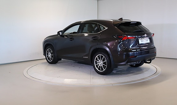 Lexus NX300h 3 of 30