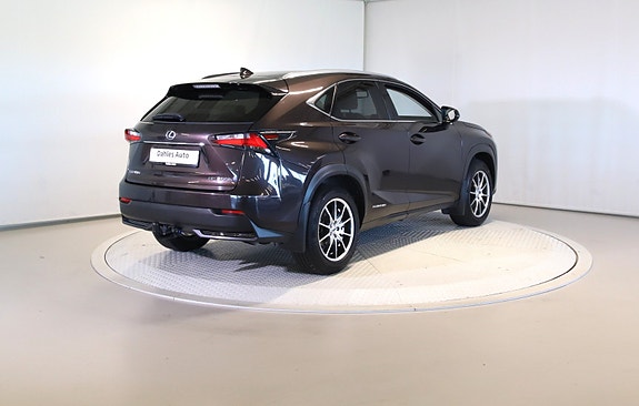 Lexus NX300h 5 of 30