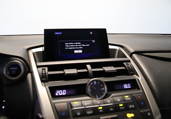 Lexus NX300h 19 of 30