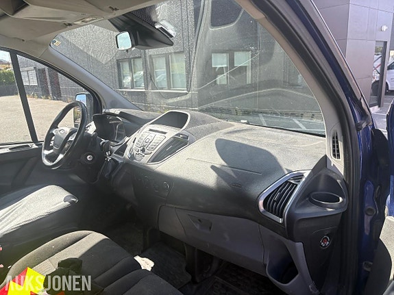 Ford Transit Custom 20 of 30