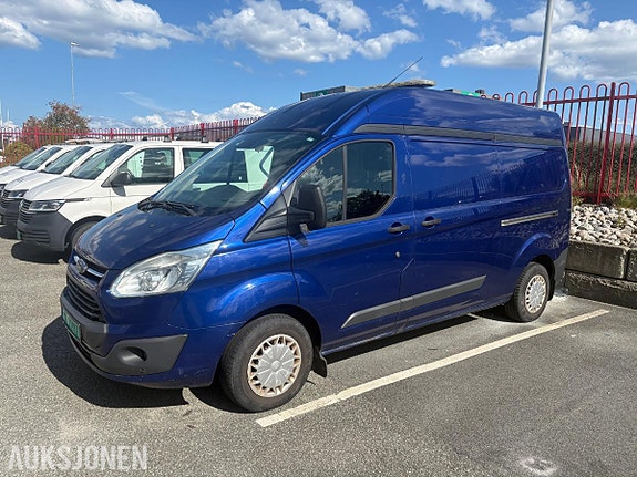 Ford Transit Custom 12 of 30