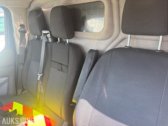 Ford Transit Custom 18 of 30