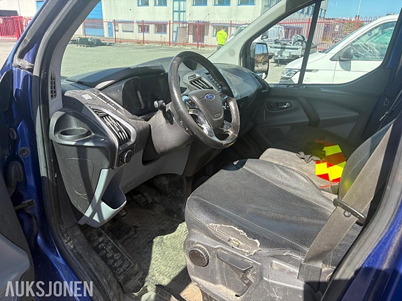 Ford Transit Custom 14 of 30